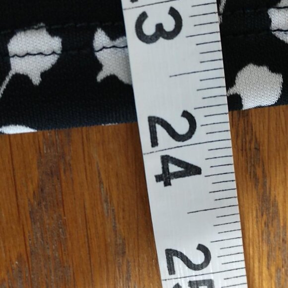 Talbots Black/White Floral Dress - Size Mp-Petite 3/4 sleeves, V Neck - Picture 4 of 7